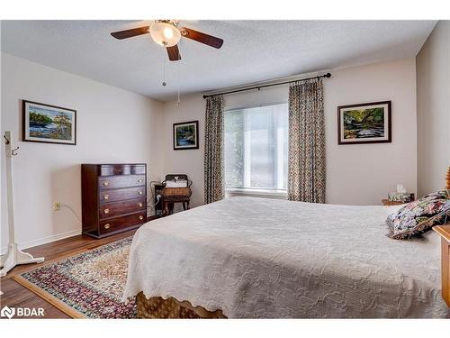 422-40 Museum Drive, Orillia, ON - Indoor Photo Showing Bedroom