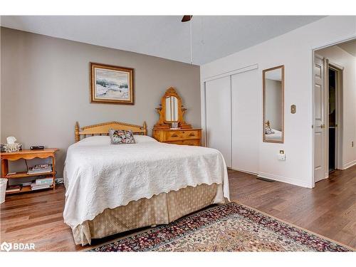 422-40 Museum Drive, Orillia, ON - Indoor Photo Showing Bedroom