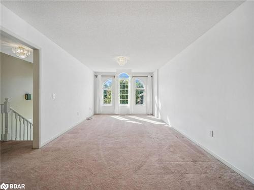 20 Frontier Avenue, Orillia, ON - Indoor Photo Showing Other Room