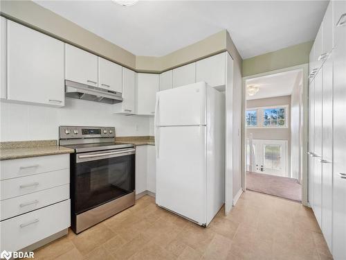 20 Frontier Avenue, Orillia, ON - Indoor Photo Showing Kitchen