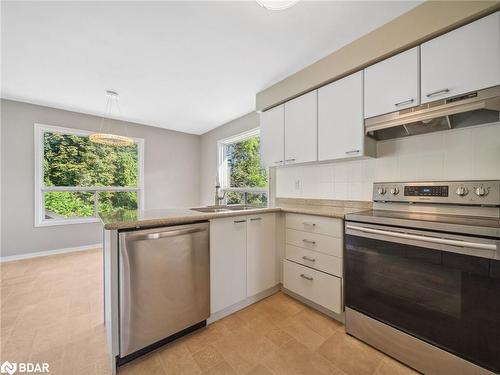 20 Frontier Avenue, Orillia, ON - Indoor Photo Showing Kitchen With Stainless Steel Kitchen