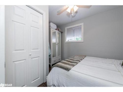 20 Frontier Avenue, Orillia, ON - Indoor Photo Showing Bedroom