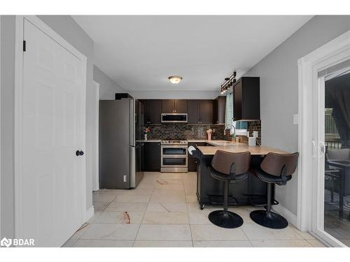 217 Pringle Drive, Barrie, ON - Indoor Photo Showing Kitchen