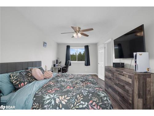 217 Pringle Drive, Barrie, ON - Indoor Photo Showing Bedroom