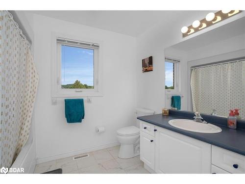 217 Pringle Drive, Barrie, ON - Indoor Photo Showing Bathroom