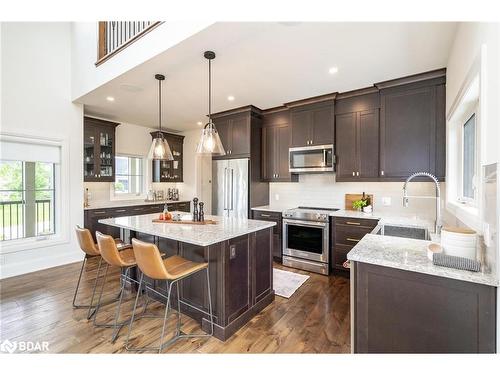 16 Gelderland Crescent, Oro-Medonte, ON - Indoor Photo Showing Kitchen With Upgraded Kitchen