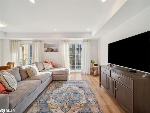 9 Hay Lane, Barrie, ON - Indoor Photo Showing Living Room