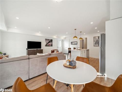 9 Hay Lane, Barrie, ON - Indoor Photo Showing Dining Room