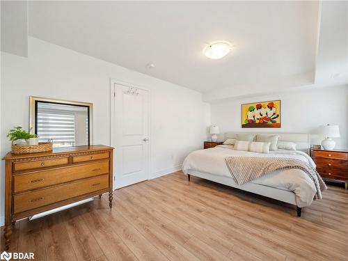 9 Hay Lane, Barrie, ON - Indoor Photo Showing Bedroom