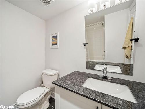 9 Hay Lane, Barrie, ON - Indoor Photo Showing Bathroom