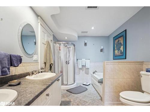 195 Collier Street, Barrie, ON - Indoor Photo Showing Bathroom