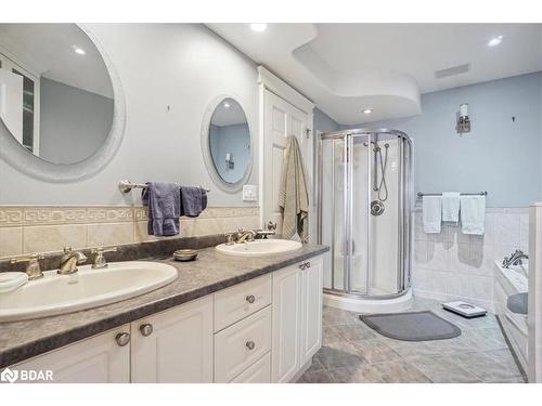 195 Collier Street, Barrie, ON - Indoor Photo Showing Bathroom