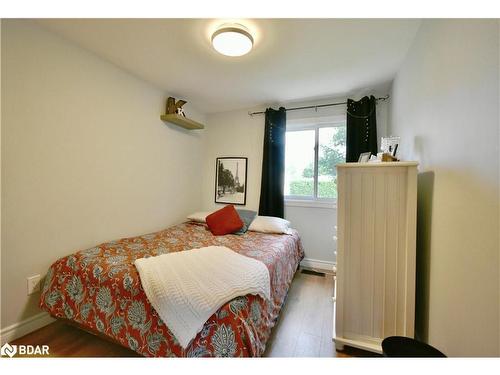 4653 Daniel Street, Ramara, ON - Indoor Photo Showing Bedroom