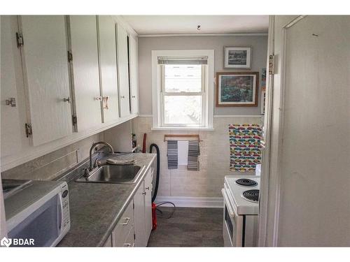 503 12Th Street, Hanover, ON - Indoor Photo Showing Kitchen