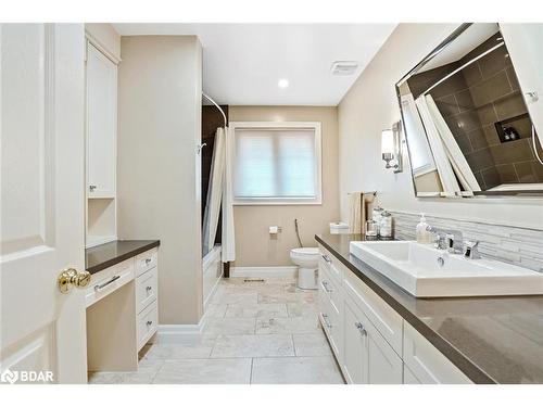 25 Grand Forest Drive, Barrie, ON - Indoor Photo Showing Bathroom