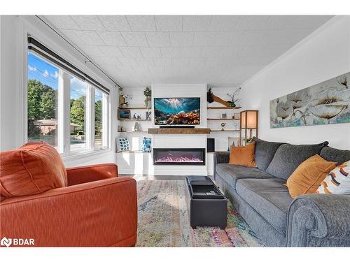 89 Wellington Street W, Barrie, ON - Indoor Photo Showing Living Room With Fireplace