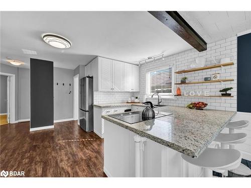 89 Wellington Street W, Barrie, ON - Indoor Photo Showing Kitchen With Upgraded Kitchen