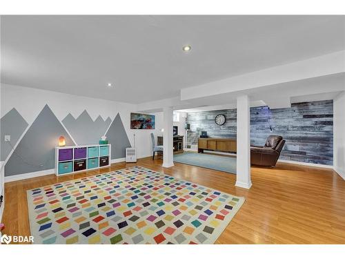 89 Wellington Street W, Barrie, ON - Indoor Photo Showing Bedroom