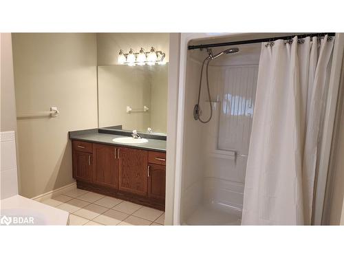 69 Miller Drive, Barrie, ON - Indoor Photo Showing Bathroom
