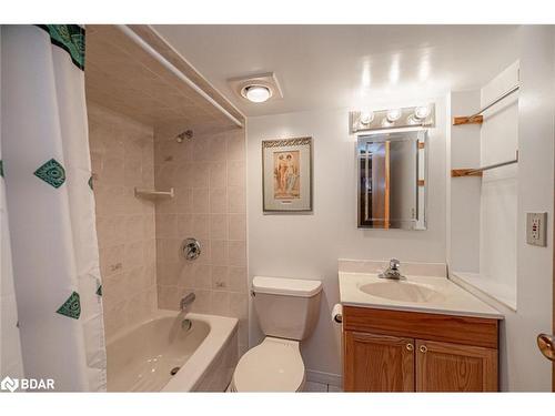 295 Duckworth Street, Barrie, ON - Indoor Photo Showing Bathroom