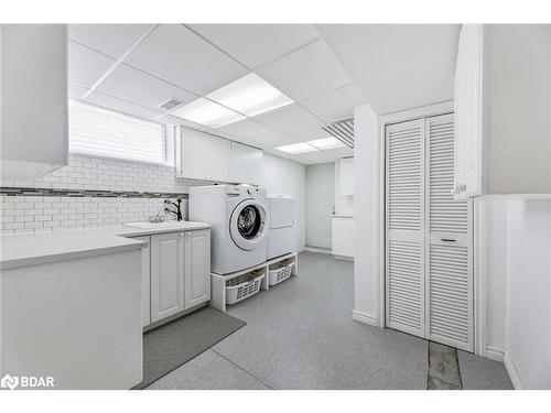 650 Jennifer Crescent, Burlington, ON - Indoor Photo Showing Laundry Room