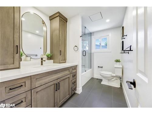 650 Jennifer Crescent, Burlington, ON - Indoor Photo Showing Bathroom