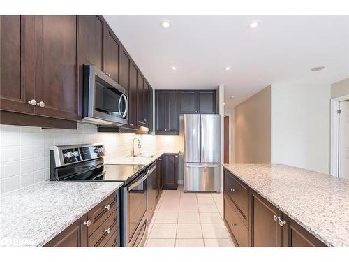 707-33 Ellen Street, Barrie, ON - Indoor Photo Showing Kitchen With Upgraded Kitchen