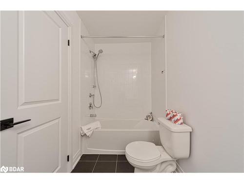 137 Turnberry Lane, Barrie, ON - Indoor Photo Showing Bathroom
