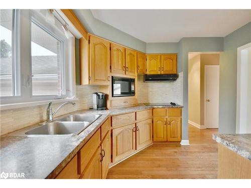 5 Creswick Court, Barrie, ON - Indoor Photo Showing Kitchen With Double Sink