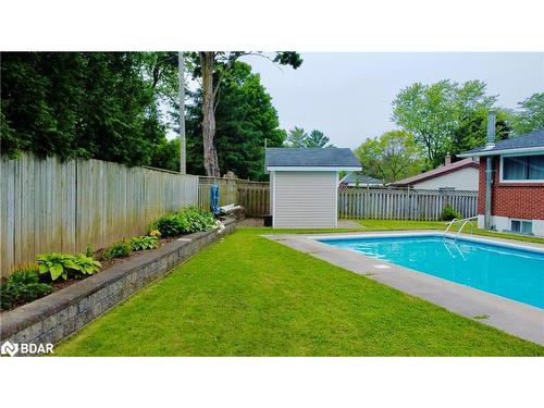 5 Creswick Court, Barrie, ON - Outdoor With In Ground Pool