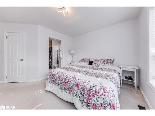 13 Osprey Ridge Road, Barrie, ON - Indoor Photo Showing Bedroom