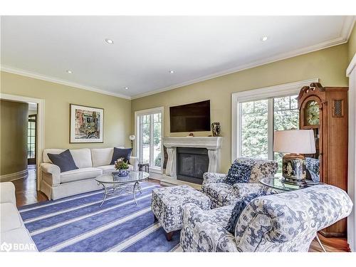 380 Nassau Street, Niagara-On-The-Lake, ON - Indoor Photo Showing Living Room With Fireplace