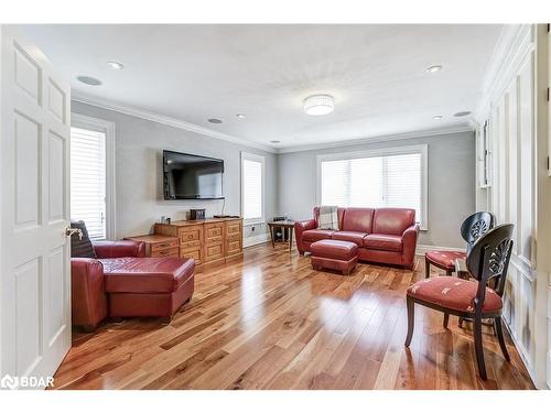 380 Nassau Street, Niagara-On-The-Lake, ON - Indoor Photo Showing Living Room