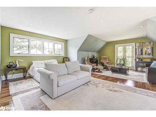 380 Nassau Street, Niagara-On-The-Lake, ON - Indoor Photo Showing Living Room