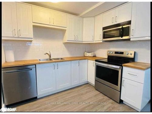 895 Frederick Street, Innisfil, ON - Indoor Photo Showing Kitchen With Double Sink