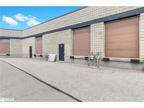 23-220 Industrial Parkway S, Aurora, ON 