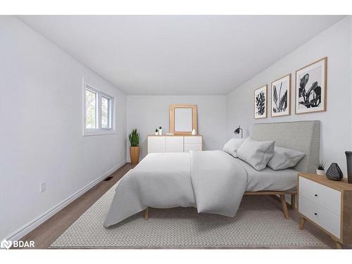 1063 Wood Street, Innisfil, ON - Indoor Photo Showing Bedroom