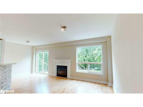 732 Zermatt Drive, Waterloo, ON - Indoor Photo Showing Living Room With Fireplace