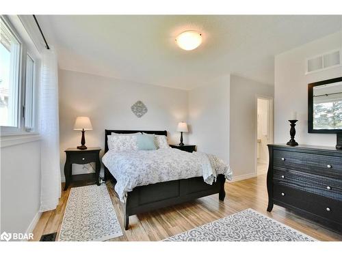 10 Princess Point Drive, Wasaga Beach, ON - Indoor Photo Showing Bedroom