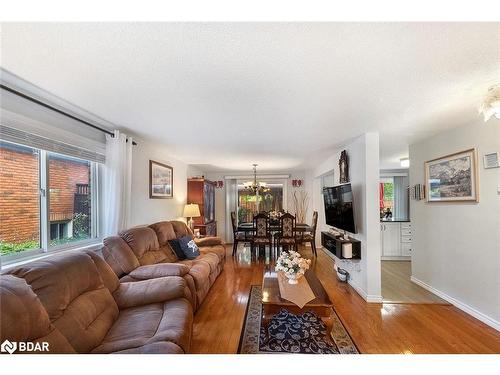 4 Ginger Drive, Barrie, ON - Indoor Photo Showing Living Room