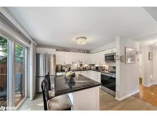 4 Ginger Drive, Barrie, ON - Indoor Photo Showing Kitchen