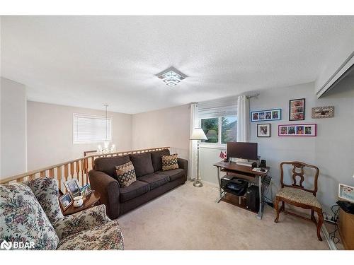4 Ginger Drive, Barrie, ON - Indoor Photo Showing Living Room