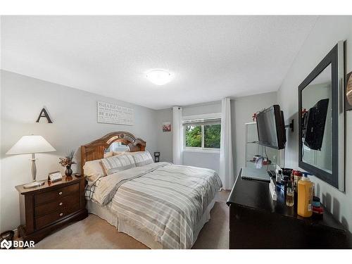 4 Ginger Drive, Barrie, ON - Indoor Photo Showing Bedroom