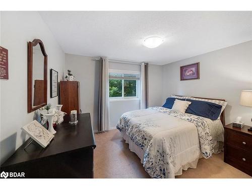 4 Ginger Drive, Barrie, ON - Indoor Photo Showing Bedroom