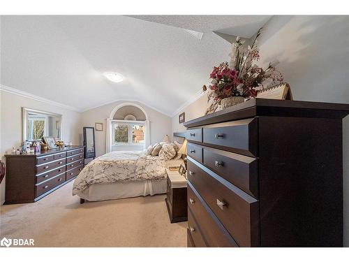 4 Ginger Drive, Barrie, ON - Indoor Photo Showing Bedroom