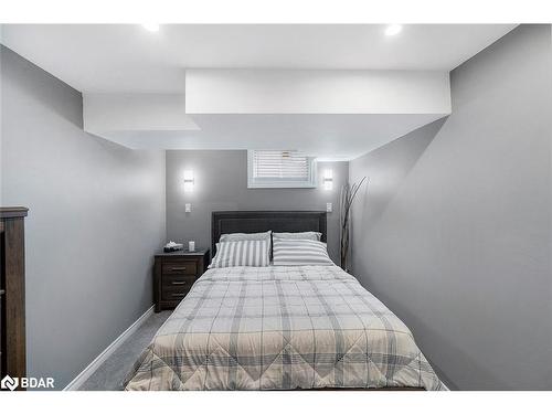 4 Ginger Drive, Barrie, ON - Indoor Photo Showing Bedroom