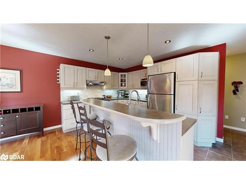 33 Brown Street, Guelph, ON - Indoor Photo Showing Kitchen With Upgraded Kitchen