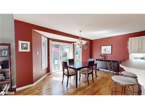 33 Brown Street, Guelph, ON - Indoor Photo Showing Dining Room