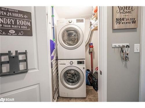 405-302 Essa Road, Barrie, ON - Indoor Photo Showing Laundry Room