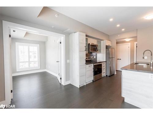 412-8 Culinary Lane Lane, Barrie, ON - Indoor Photo Showing Kitchen